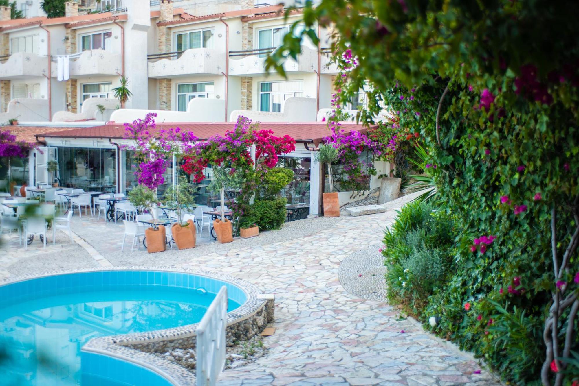 Bougainville Bay Apartments Sarande Exterior photo