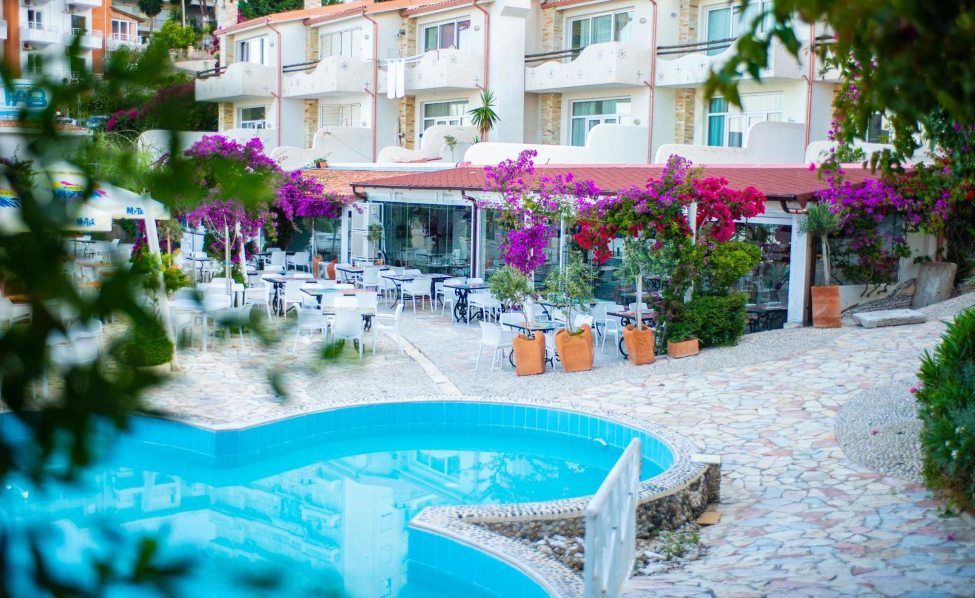 Bougainville Bay Apartments Sarande Exterior photo